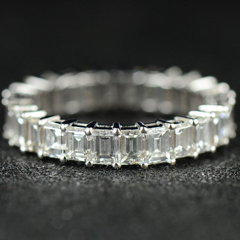 Spot jewelry 18k white gold full of diamond-encrusted wide-panelled straight diamond ring ring luxury ring