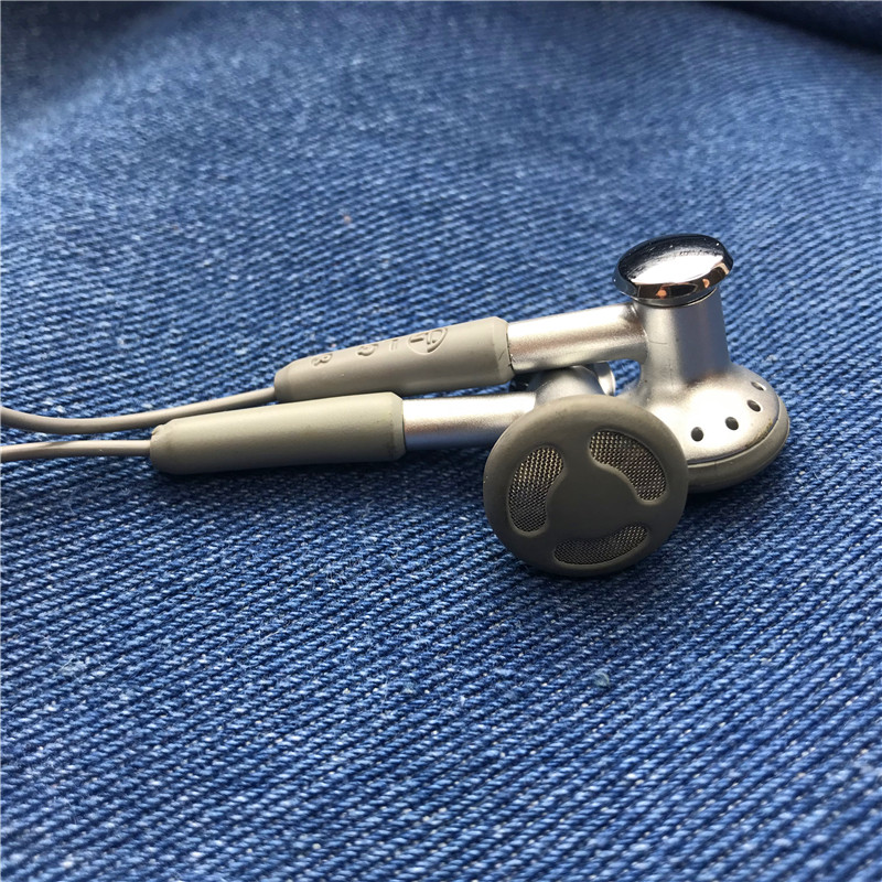 Stock Big names can build new contracts Earbud headphones Classics in old headphones classics