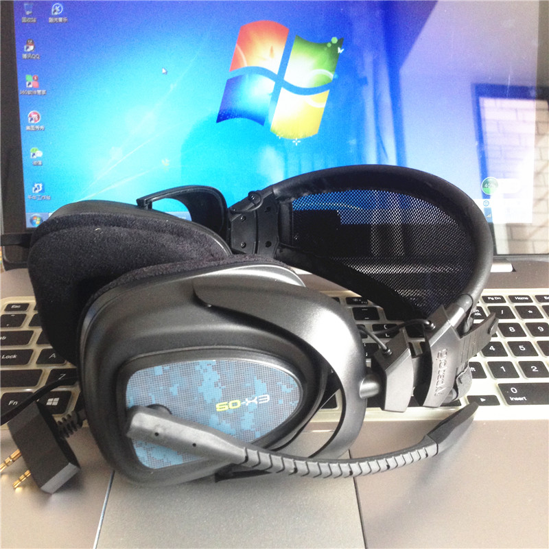 Deal with the British head wearing big headphones big bag ear professional game headphones bought without losing money