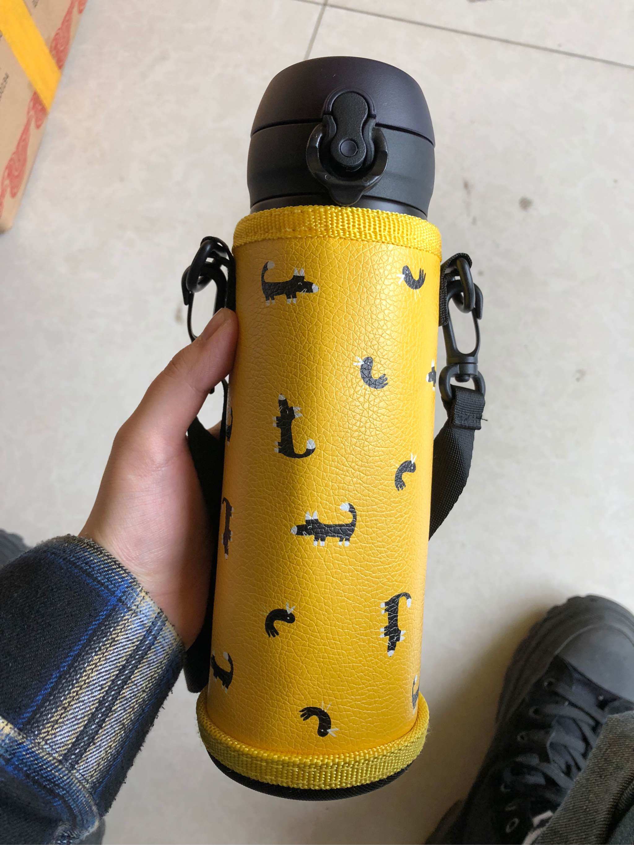 斜跨长背带膳魔师保温杯套500ml水壶套卡通学生防摔保护套杯子袋