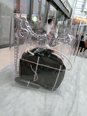 上新小包包女2018新款韩版百搭潮夏天透明水桶ins超火斜挎链条包